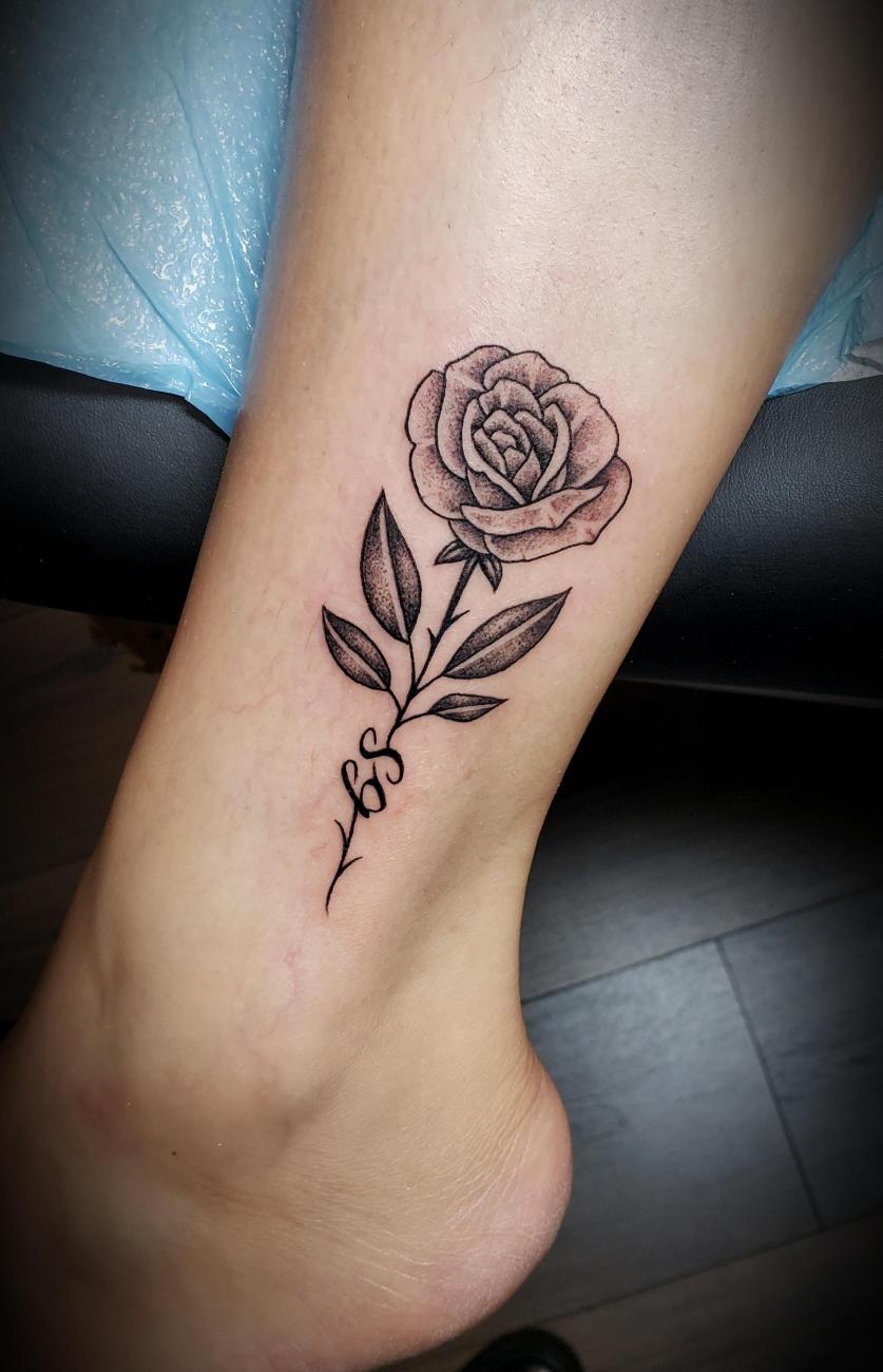 Lacey McClellan H&H Las Vegas tattoo artist